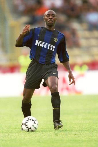 卡恩：近13个赛季德甲拜仁12次夺冠，从长远看这是不健康的（卡恩：拜仁近13季12冠，长期一家独大不利德甲健康）