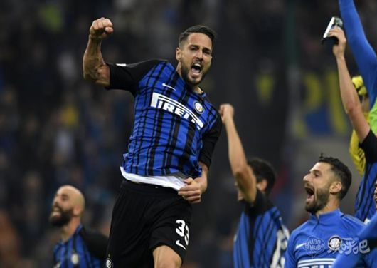 凯恩闪电帽子戏法，拜仁5-0横扫斯图加特，重回巅峰！