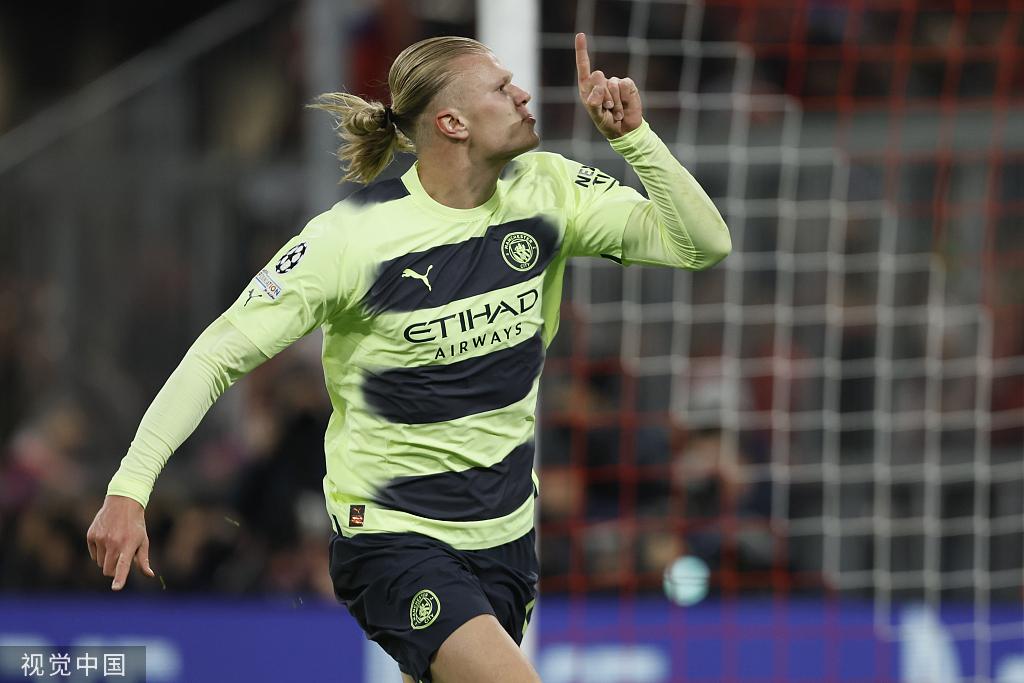 利物浦vs利兹首发：萨拉赫连续三场替补，埃基蒂克、维尔茨先发