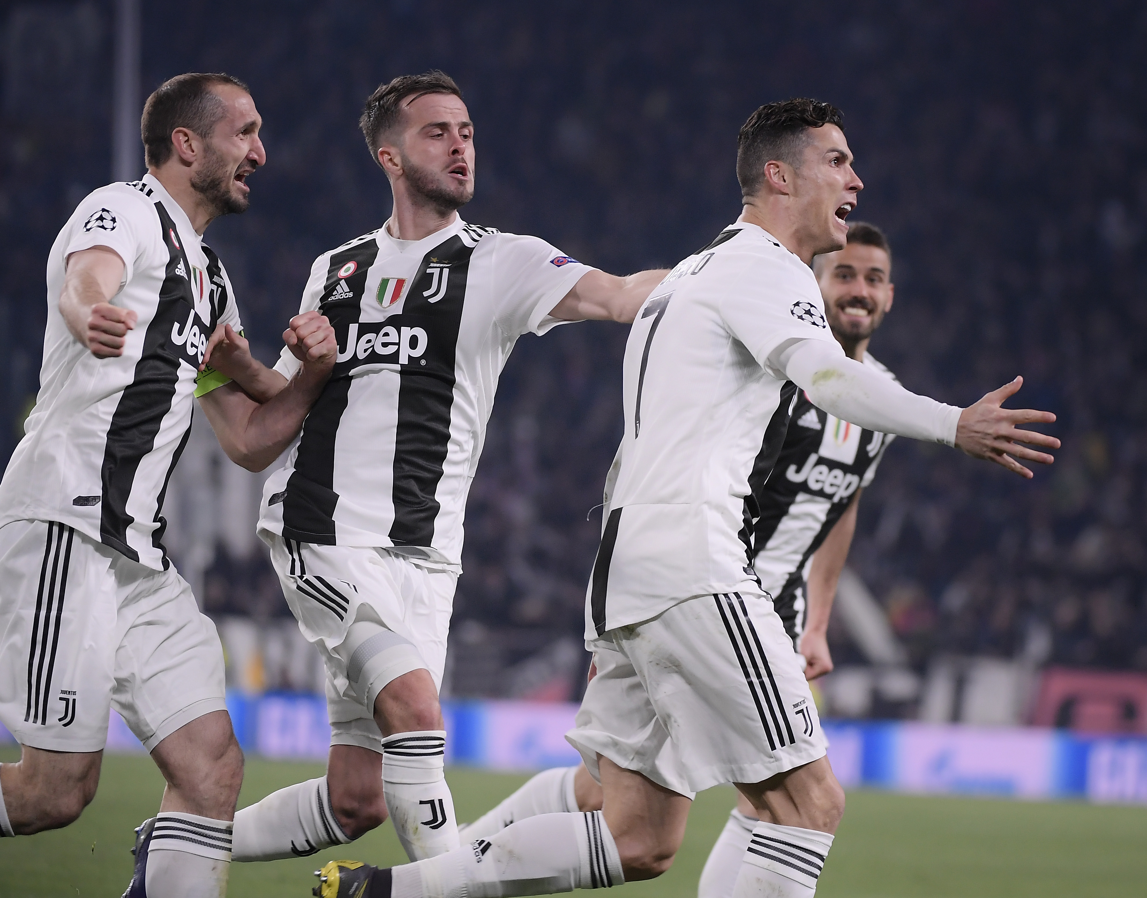 远藤航：年轻一代表现越来越出色，但我仍会为世界杯全力以赴（远藤航：新生代愈发出彩，我仍将为世界杯倾尽全力）